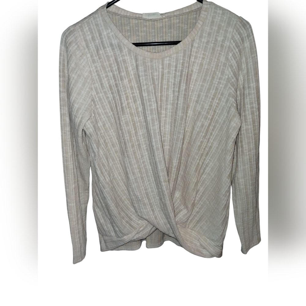 Les Amis Women's Cream Long Sleeve Top, Faux Knot Front Great Condition